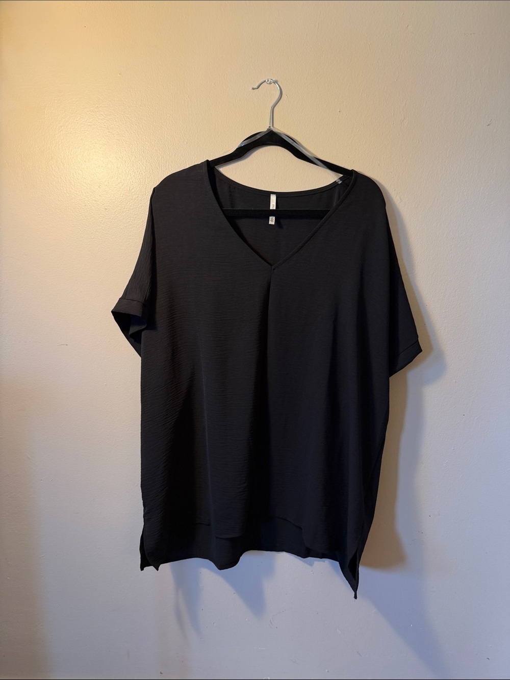 mittoshop Black XL V-Neck Short Sleeve Top from boutique